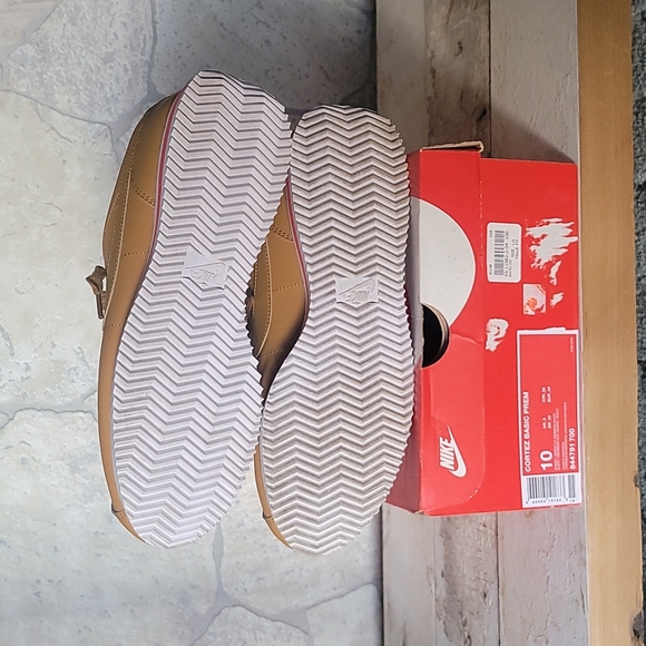 ***SOLD***Nike Cortez Size 10 - Picture 3 of 5